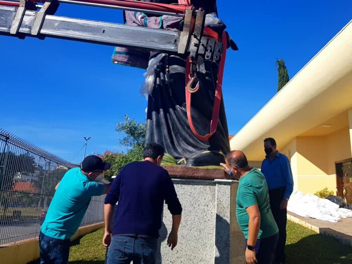 Santuario de Santa Rita de Cassia inaugura imagem de quatro metros em honra a padroeira 3