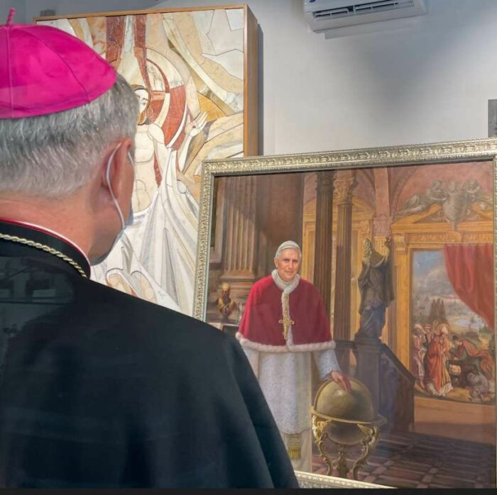 Exposicao em Roma celebra os 70 anos de sacerdocio do Papa Emerito Bento XVI 2