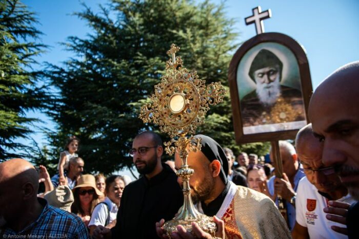 Catolicos sao convidados a rezar Rosario pelo Libano 1