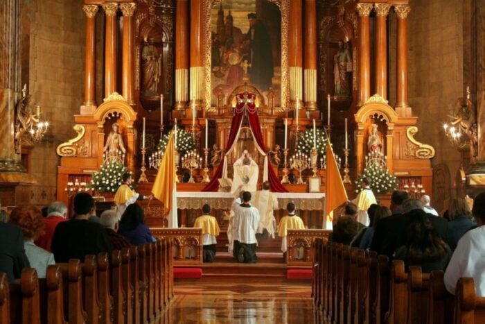 Novas diretrizes do Vaticano restringem as missas segundo o Missal de Sao Pio V 1