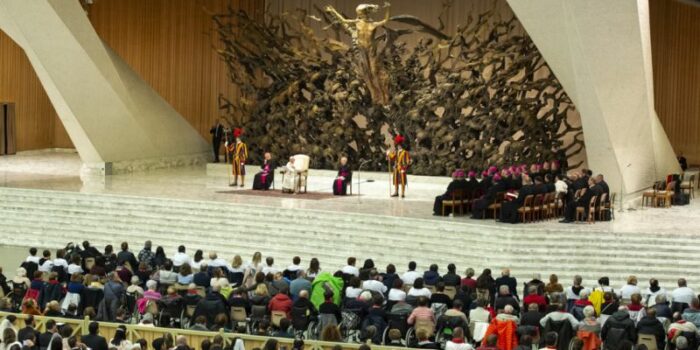 Audiencias gerais na Sala Paulo VI serao retomadas pelo Papa 3