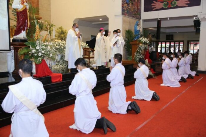Provincia Jesuita da Indonesia ordena oito novos sacerdotes 2