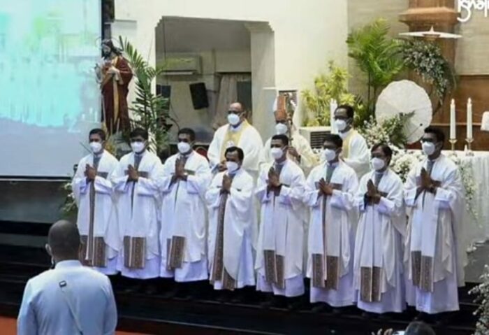 Provincia Jesuita da Indonesia ordena oito novos sacerdotes 3