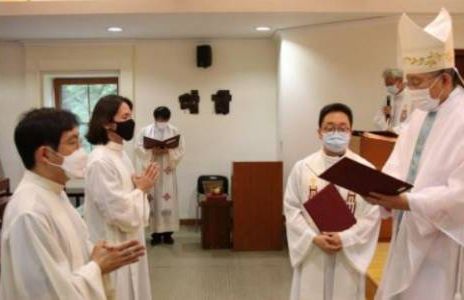 Arquidiocese de Seul envia sacerdotes missionarios para a Franca e o Japao