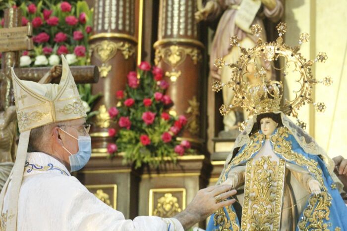 Imagem de Nossa Senhora da Piedade recebe coroacao pontificia nas Filipinas 2