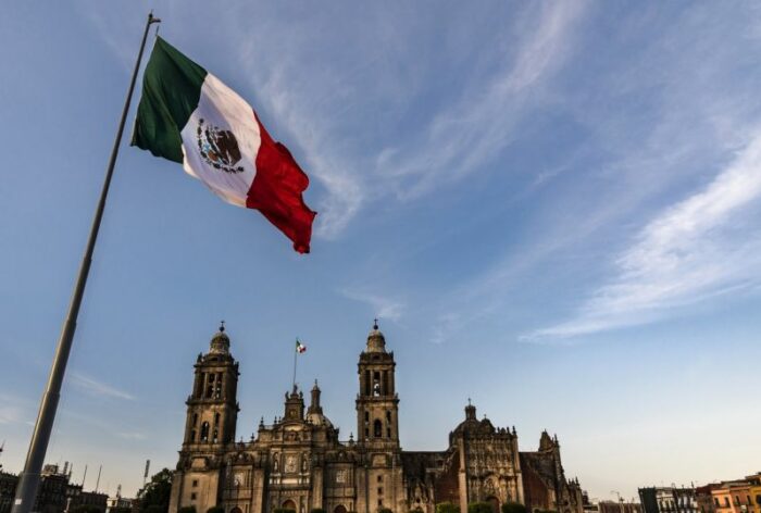 Catedral do Mexico promove Maratona de Confissoes 3