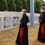 Coreia do Sul Murais instalados em cemiterio catolico recordam perseguicao aos cristaos