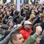 Mais de tres mil Cavaleiros de Maria rezam o Rosario pelas ruas da Polonia 2