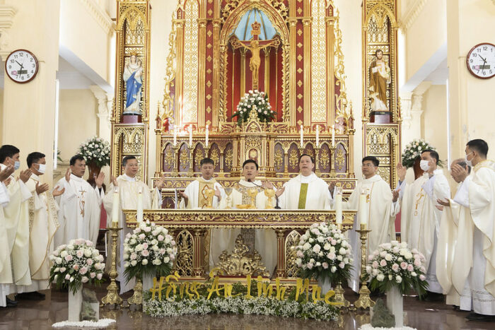 Igreja no Vietna ordena 38 novos sacerdotes missionarios 3