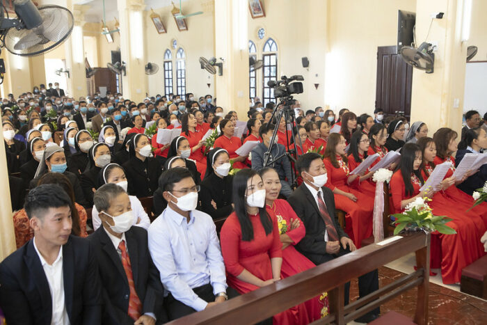 Igreja no Vietna ordena 38 novos sacerdotes missionarios 4
