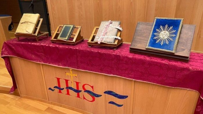Jesuitas restauram manuscritos fundacionais da Companhia de Jesus 1