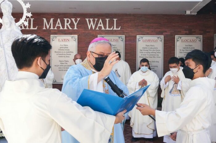 Santuario filipino inaugura Muro Ave Maria para os peregrinos