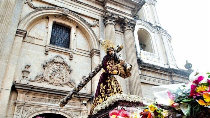 Jesus da Misericordia volta as ruas de Guatemala 2