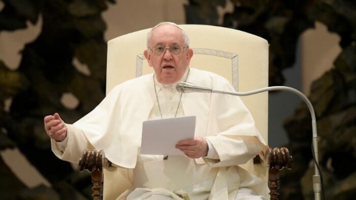 O idoso nao e material de descarte mas uma bencao para a sociedade afirma o Papa 1