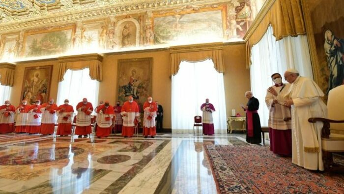 Papa presidira consistorio para a canonizacao de tres Beatos 2