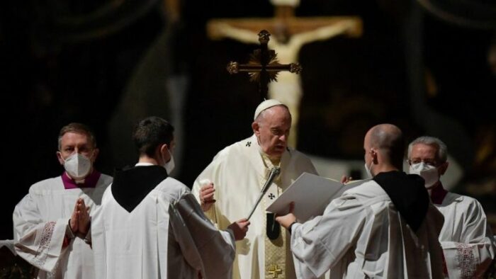 Religiosos devem renovar sua consagracao com entusiasmo e fidelidade exorta Papa 1