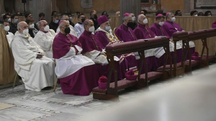 Cardeal Parolin preside Missa de Cinzas com homilia do Papa 3
