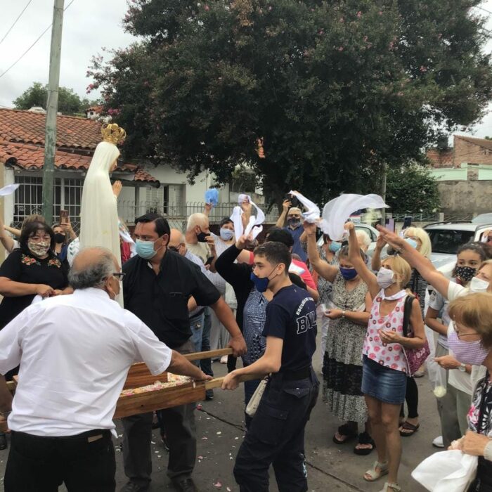 Imagem peregrina de Fatima retorna a Portugal apos percorrer a Argentina 3