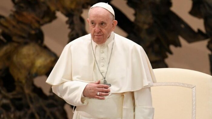 O mundo necessita de jovens fortes e anciaos sabios diz o Papa Francisco 1