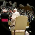 O mundo necessita de jovens fortes e anciaos sabios diz o Papa Francisco 2