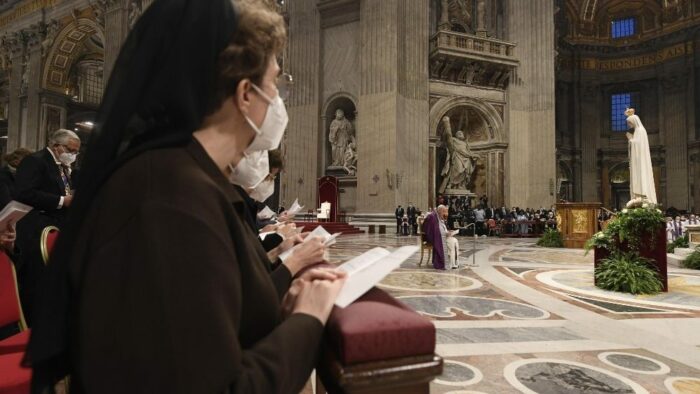 Papa Francisco consagra a Russia e a Ucrania ao Imaculado Coracao de Maria 3