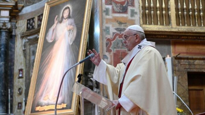 Papa Francisco presidira Festa da Divina Misericordia na Basilica de Sao Pedro