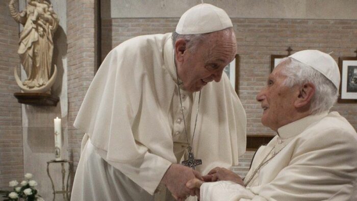 Papa Francisco visita Papa Emerito Bento XVI 2