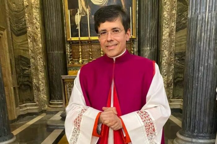 Sacerdote brasileiro e nomeado Conego da Basilica de Sao Pedro 1