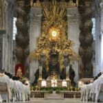 Um sacerdote mundano nao passa de um pagao clericalizado adverte o Papa 1