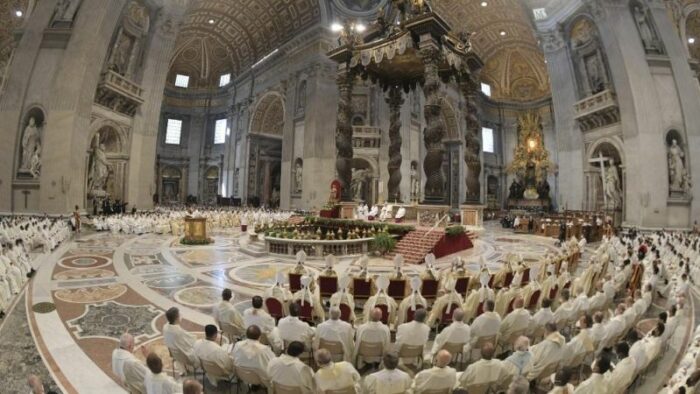 Um sacerdote mundano nao passa de um pagao clericalizado adverte o Papa 3