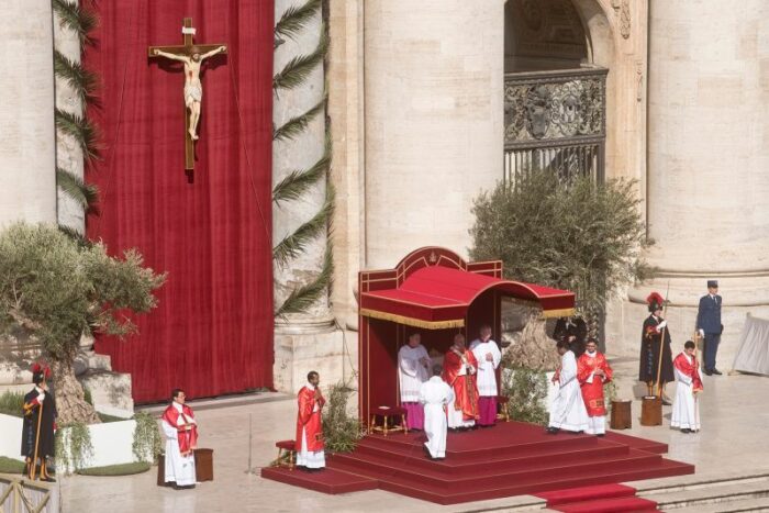 Vaticano inicia os preparativos para celebracoes de Domingo de Ramos e Pascoa 3