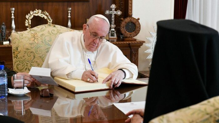 Papa Francisco institui a ‘Domus Vaticanae