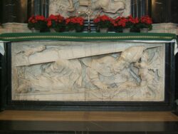 640px Fulda tomb of St.Boniface