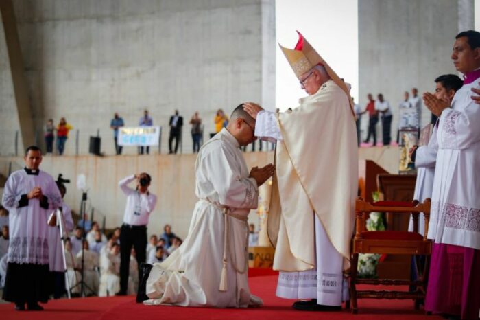 Arquidiocese do Mexico ordena 70 sacerdotes em um final de semana 4