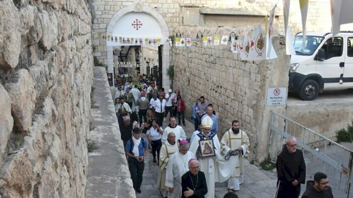 Patriarcado Latino em Jerusalem encerra mes mariano com Missa e Procissao 1