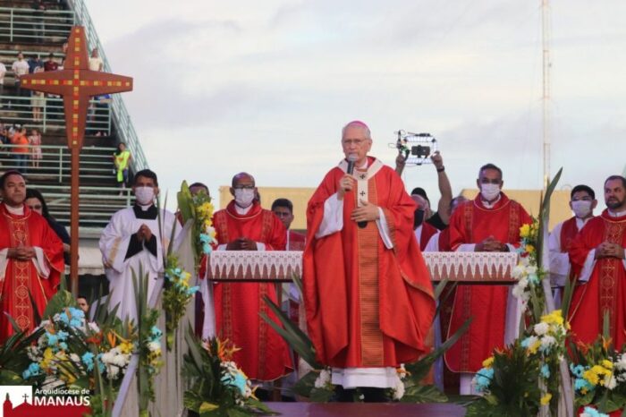 Solenidade de Pentecostes e celebrada por 50 mil fieis na Arquidiocese de Manaus reune 50 mil fieis 2