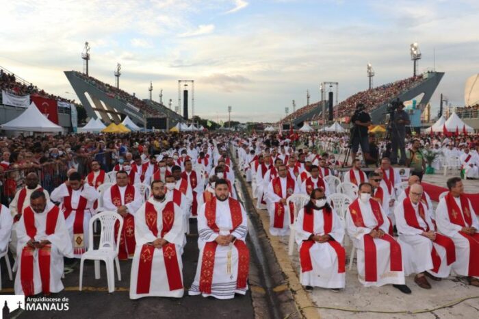 Solenidade de Pentecostes e celebrada por 50 mil fieis na Arquidiocese de Manaus reune 50 mil fieis 3