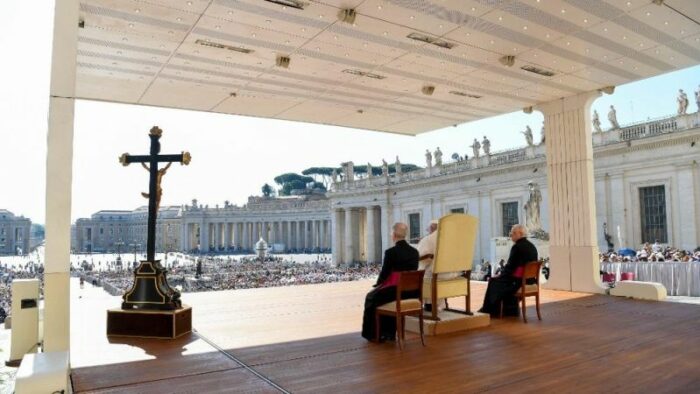 Audiencias gerais com o Papa Francisco sao suspensas durante o mes de julho