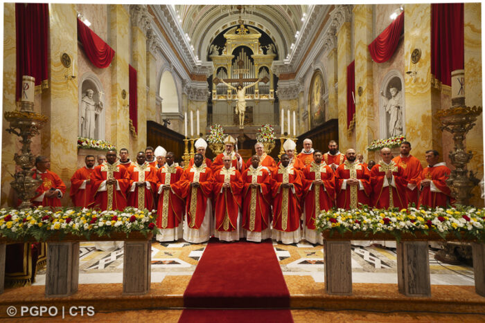 Dez Freis Franciscanos sao ordenados sacerdotes em Jerusalem 3