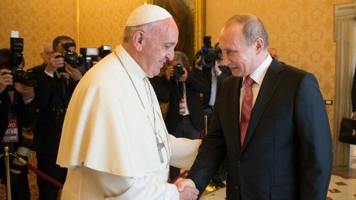 Papa Francisco podera visitar Russia e Ucrania em setembro