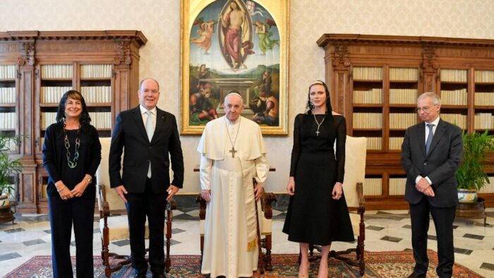 Papa Francisco recebe o principe e a princesa de Monaco 3