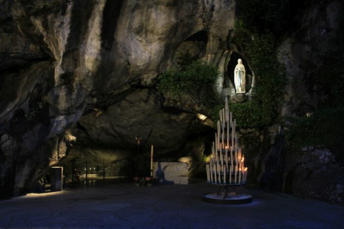 Sacerdote brasileiro se torna capelao do Santuario de Lourdes 1