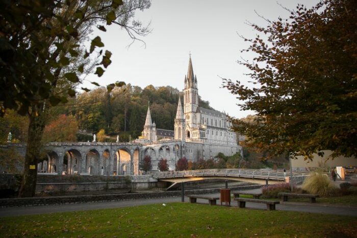 Sacerdote brasileiro se torna capelao do Santuario de Lourdes 3