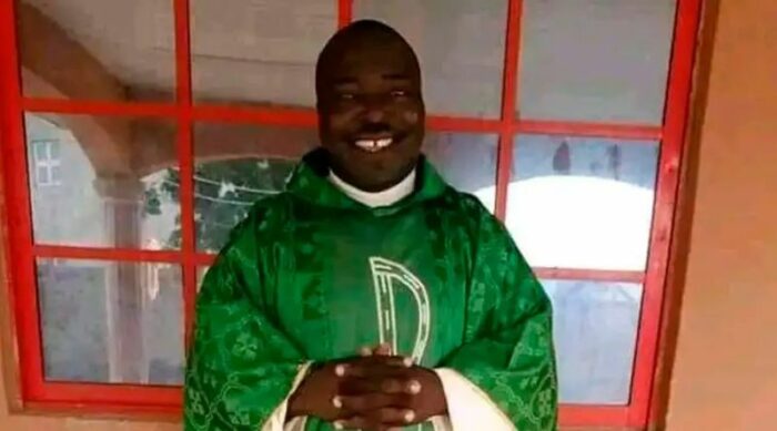 Sacerdote sequestrado e assassinado na Nigeria