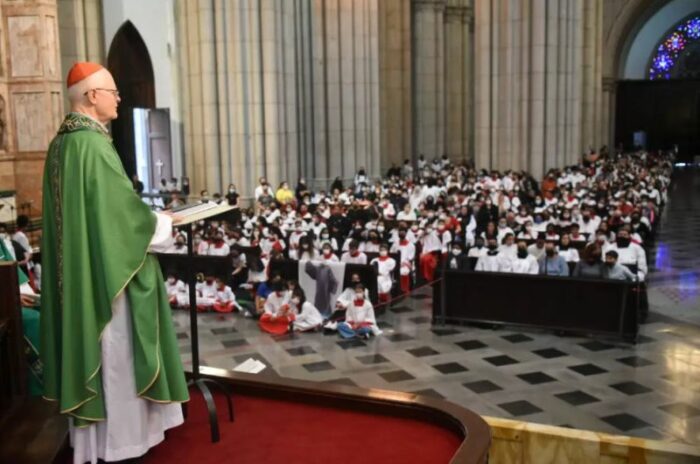 Coroinhas da Arquidiocese de Sao Paulo se reunem na Catedral da Se 2
