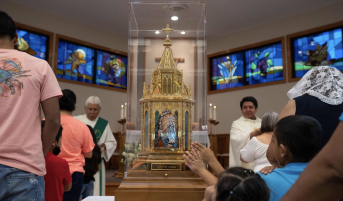 Reliquias de Santa Bernadette peregrinam por Los Angeles