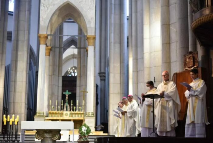 Cardeal Odilo preside missa pelos 68 anos de dedicacao da Catedral da Se 1