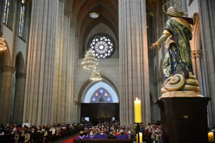 Cardeal Odilo preside missa pelos 68 anos de dedicacao da Catedral da Se 3