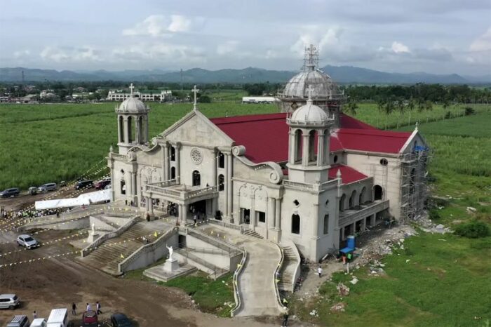 Diocese de Kabankalan inaugura nova catedral