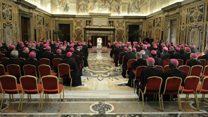 Nuncios Apostolicos de todo o mundo sao convocados para encontro com o Papa no Vaticano
